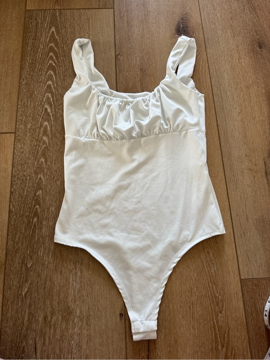 live in the moment Tops - Women’s Live in Moment bodysuit size Small